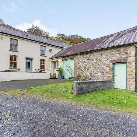 Pwll Farmhouse Llanllawdog Dış mekan fotoğraf