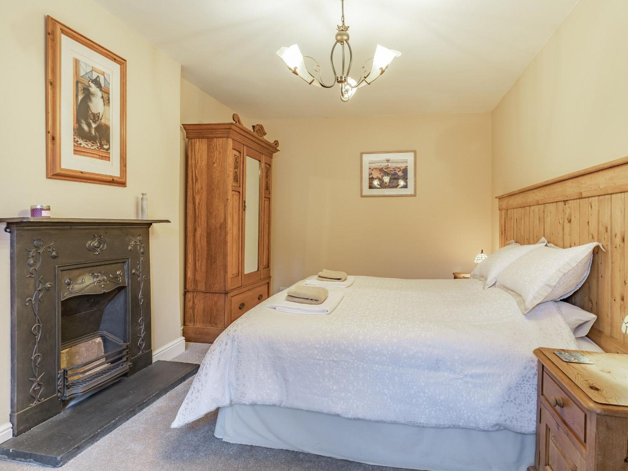 Pwll Farmhouse Llanllawdog Dış mekan fotoğraf