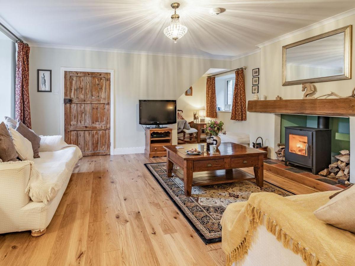 Pwll Farmhouse Llanllawdog Dış mekan fotoğraf