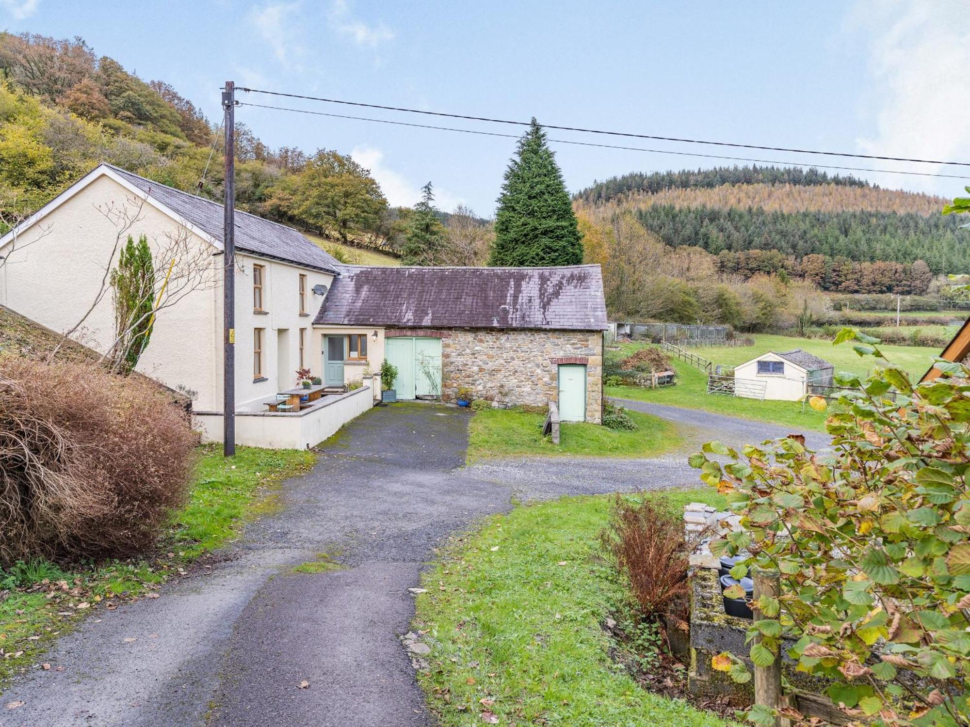 Pwll Farmhouse Llanllawdog Dış mekan fotoğraf